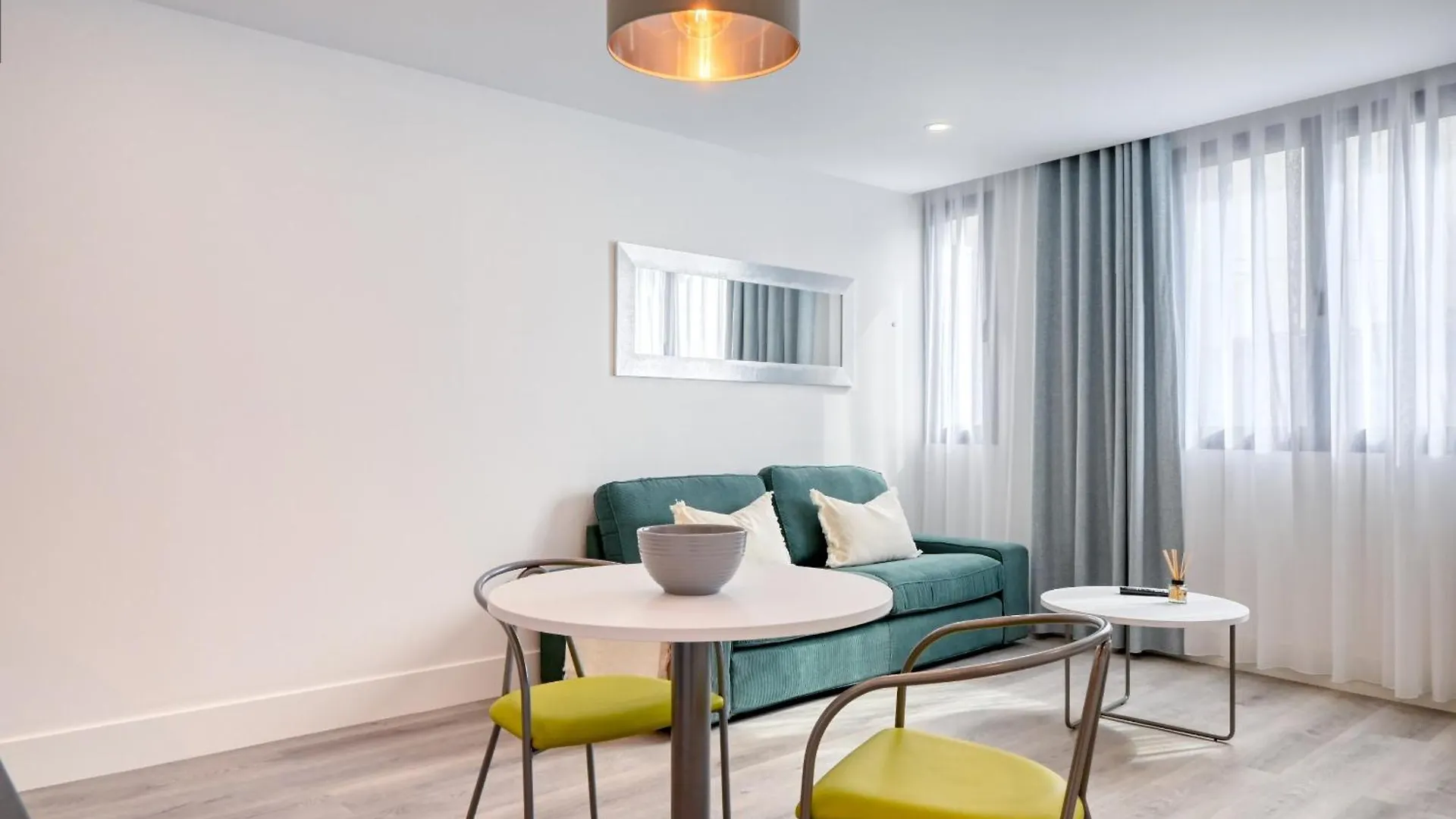 Bse15 Apartments 1C, A Home In Madeira فونشال 0*,
